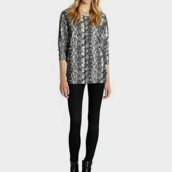 Joie cahmere wool blend snakeskin print sweater - Picture 2 of 10
